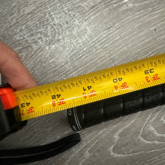 Matrix Ozik Graphite Shaft In R Flex 
With golf pride grip 
Used conditions - Picture 4 of 8